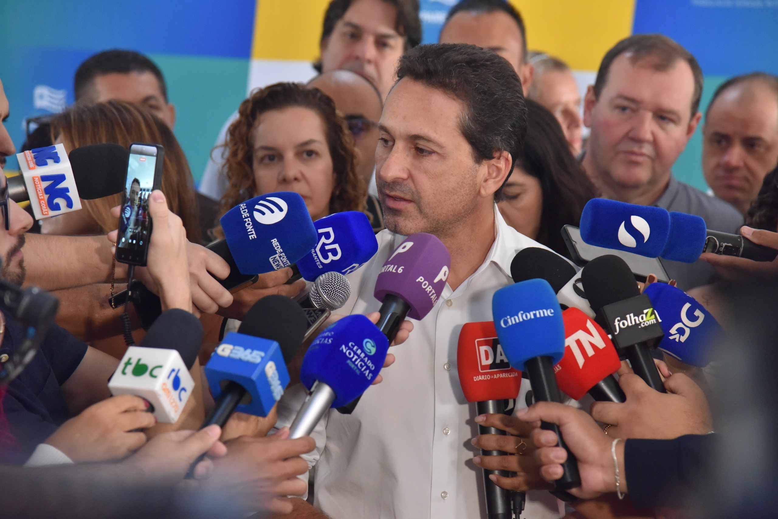 PREFEITO LEANDRO VILELA CONCURSO DA EDUCAÇÃO DE APARECIDA